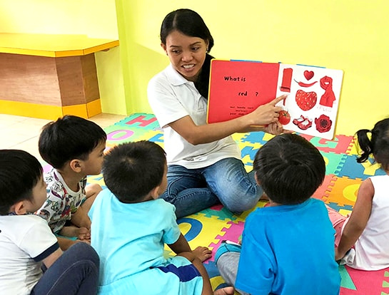 ภาพในอดีตของชั้นเรียนกลุ่มเล็ก EnglishWorkshop กับครู